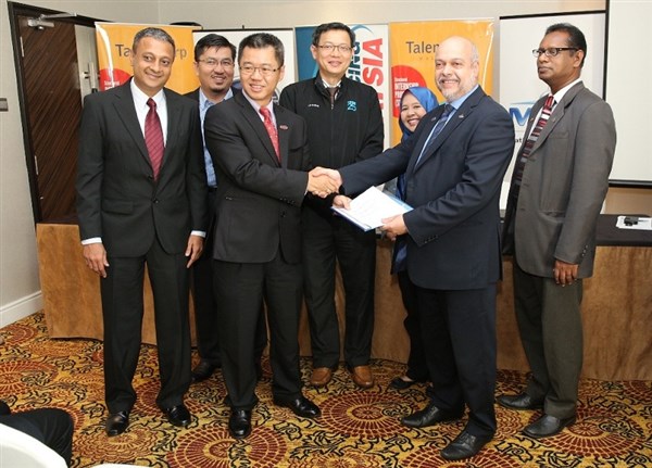 Outsourcing Malaysia, MDeC & TalentCorp Initiate Programme to Boost Employability of Graduates in Outsourcing Sector 14