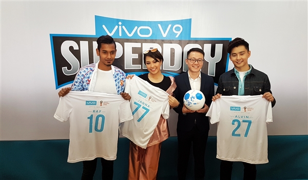 (From left) Raf Yaakob, Vivo's Football Icon; Janna Nick, Vivo's Brand Ambassador, Mike Xu, Chief Executive Officer of Vivo Malaysia and Alvin Chong, Vivo's Music Icon at the kick-off event for Vivo's FIFA World Cup campaign.