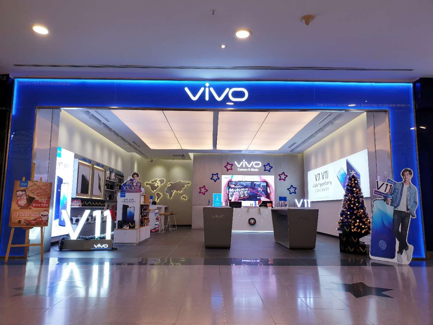 Enjoy multiples gifts when you visit the vivo concept store at Sunway Pyramid 1