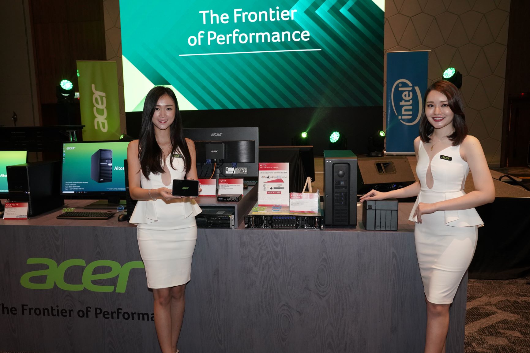 Acer Introduces Altos Products and Solutions for Businesses 1