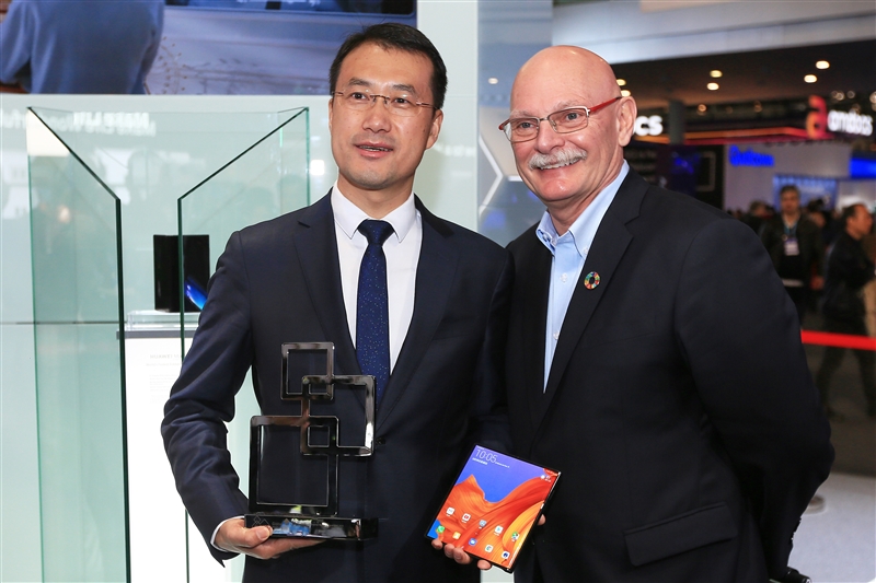 HUAWEI Mate X Wins GLOMO Award for Best New Connected Mobile Device #MWC19 1