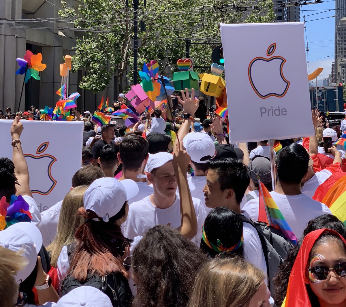 Apple Marches in San Francisco Pride Parade 3