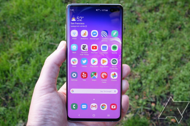 Samsung knocks $300 off the S10 and S10+ 1