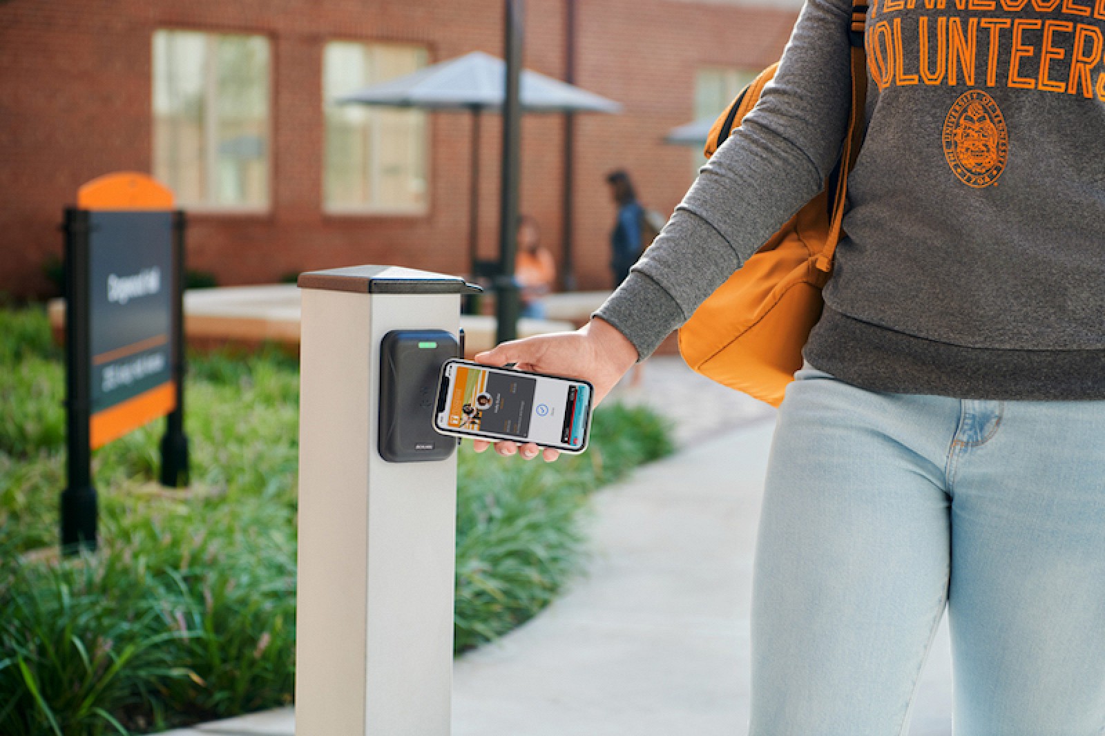 Apple Expanding Contactless Student ID Cards to 12 More Universities in Coming School Year