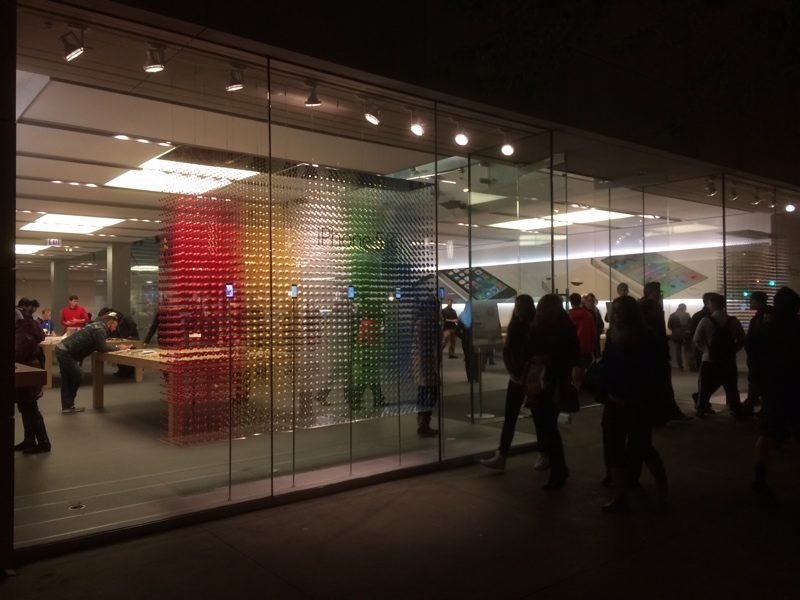 Apple Stores Being Updated With New 3D Window Displays 3