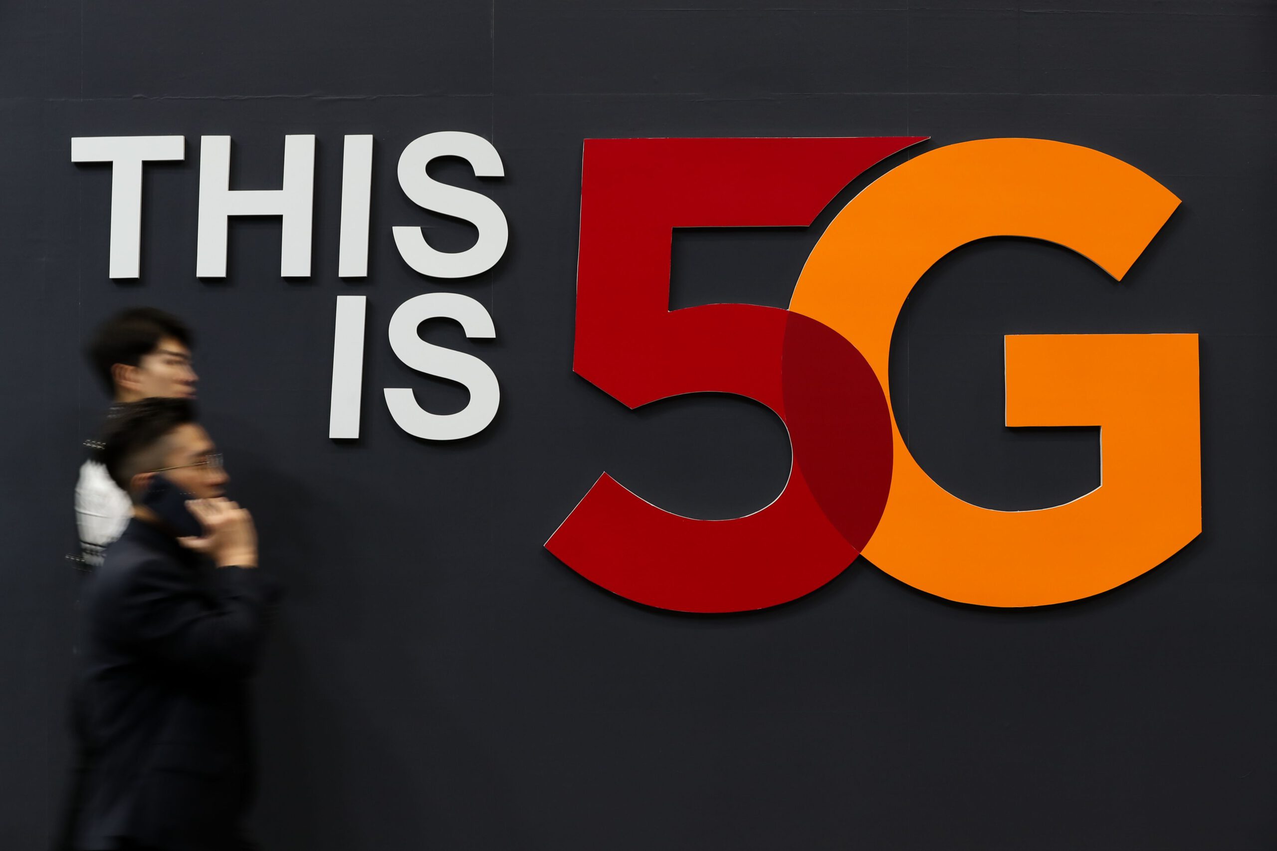 Singapore to roll out commercial 5G services by 2020