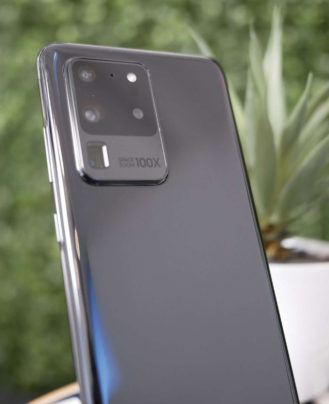 Galaxy S20 Ultra flaunts its massive camera bump in first real-world photos (Update: More pics) 2